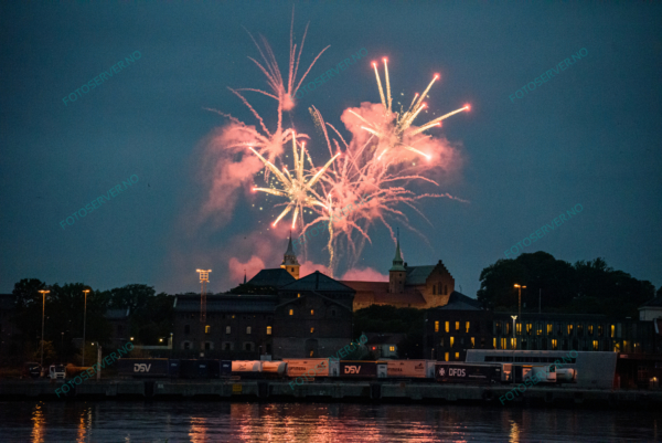 Photo – Fireworks – Evening – Oslo – Akershus_Festning – 3487